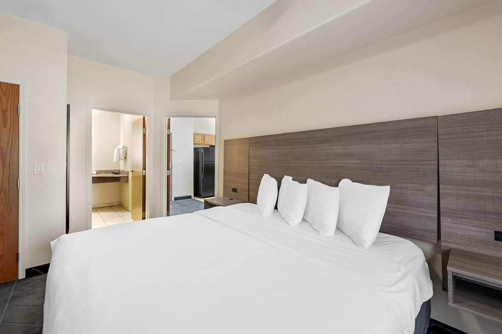 Best Western Lubbock West Inn & Suites Room photo